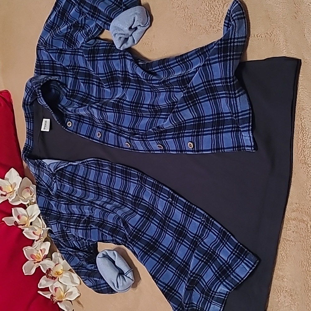 VELOUR Shacket / button up Top - Picture 2 of 16